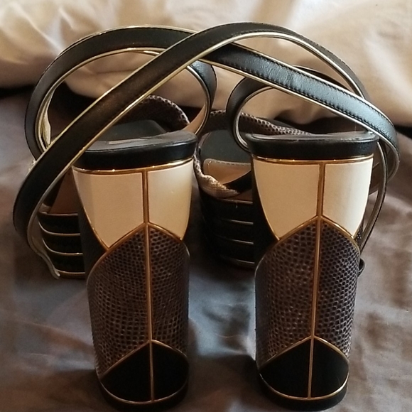 Sandals - Picture 7 of 7